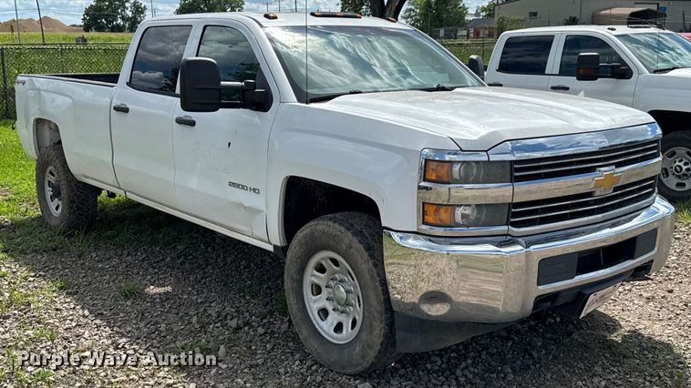image for item DU9242 2015 Chevrolet Silverado 2500HD Crew Cab pickup truck