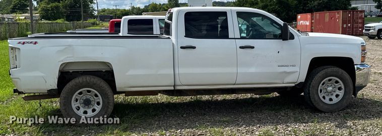 image for item DU9242 2015 Chevrolet Silverado 2500HD Crew Cab pickup truck