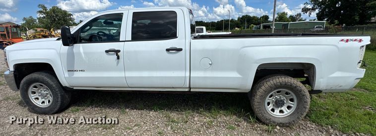 image for item DU9242 2015 Chevrolet Silverado 2500HD Crew Cab pickup truck