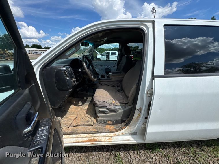 image for item DU9242 2015 Chevrolet Silverado 2500HD Crew Cab pickup truck