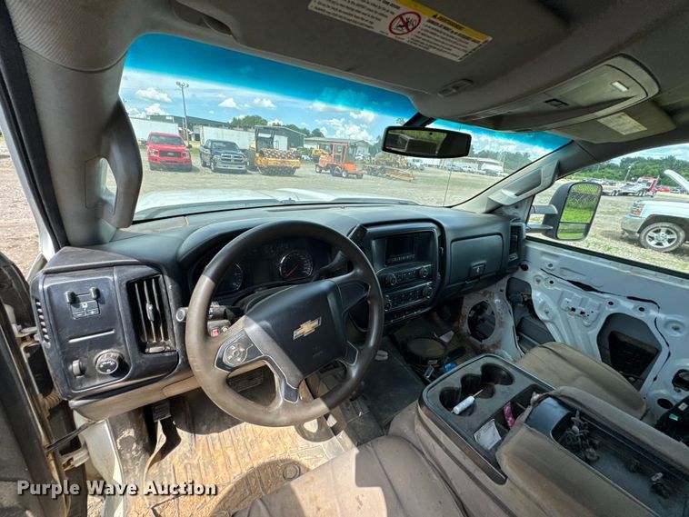 image for item DU9242 2015 Chevrolet Silverado 2500HD Crew Cab pickup truck