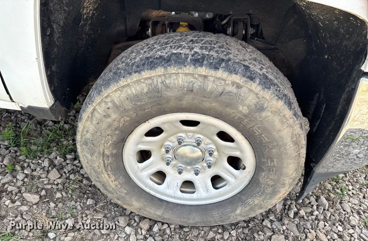 image for item DU9242 2015 Chevrolet Silverado 2500HD Crew Cab pickup truck