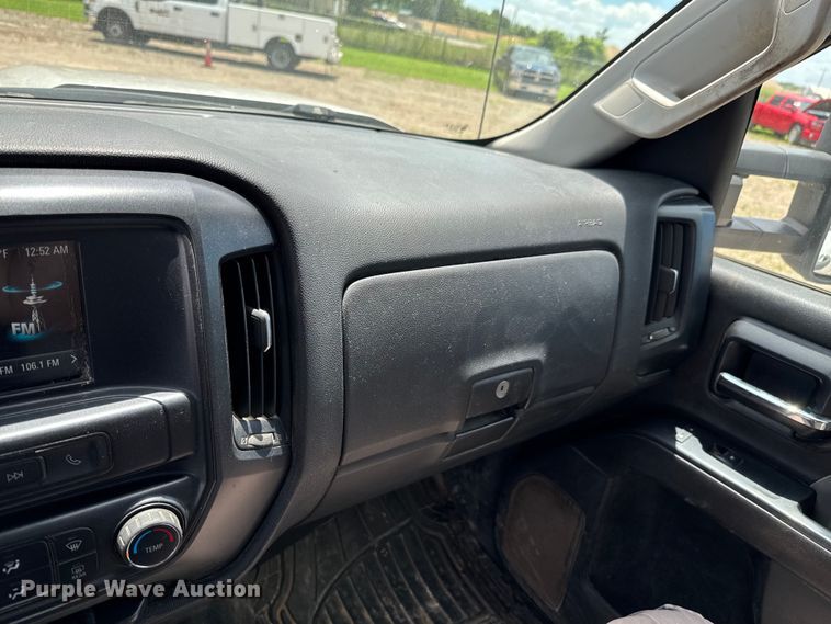 image for item DU9243 2016 Chevrolet Silverado 2500HD Crew Cab pickup truck