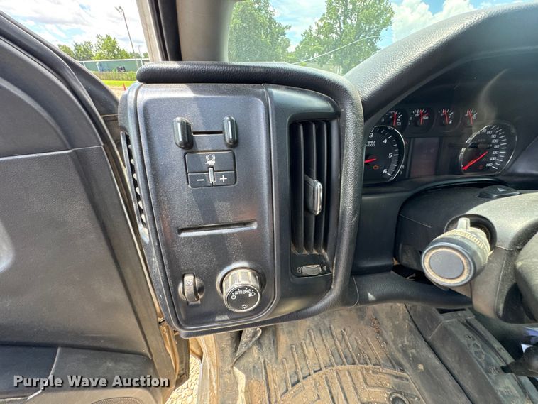 image for item DU9244 2016 Chevrolet Silverado 2500HD Crew Cab pickup truck