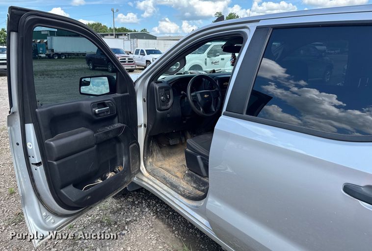 image for item DU9246 2021 Chevrolet Silverado 1500 Crew Cab pickup truck