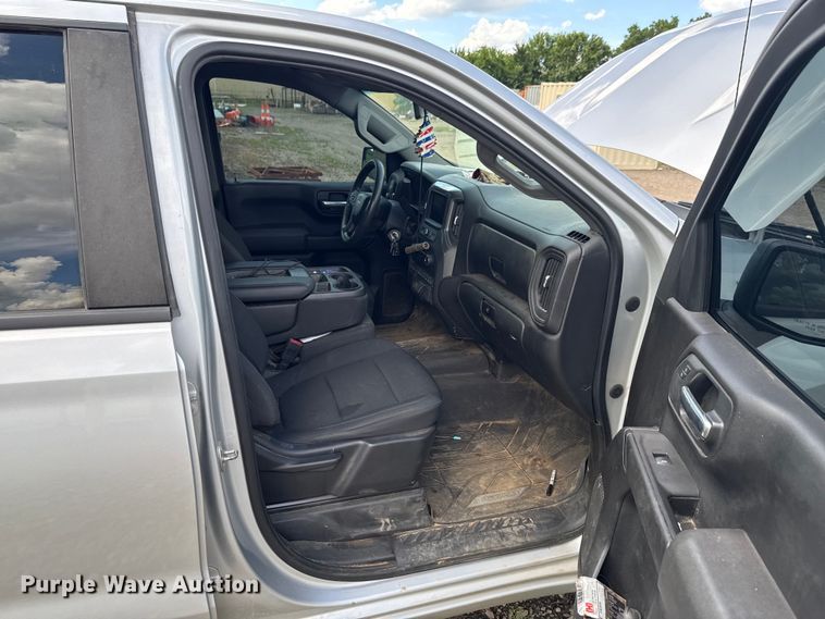 image for item DU9246 2021 Chevrolet Silverado 1500 Crew Cab pickup truck