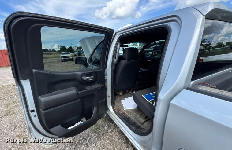 image for item DU9246 2021 Chevrolet Silverado 1500 Crew Cab pickup truck