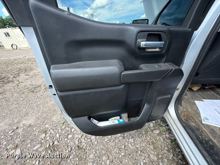 image for item DU9246 2021 Chevrolet Silverado 1500 Crew Cab pickup truck