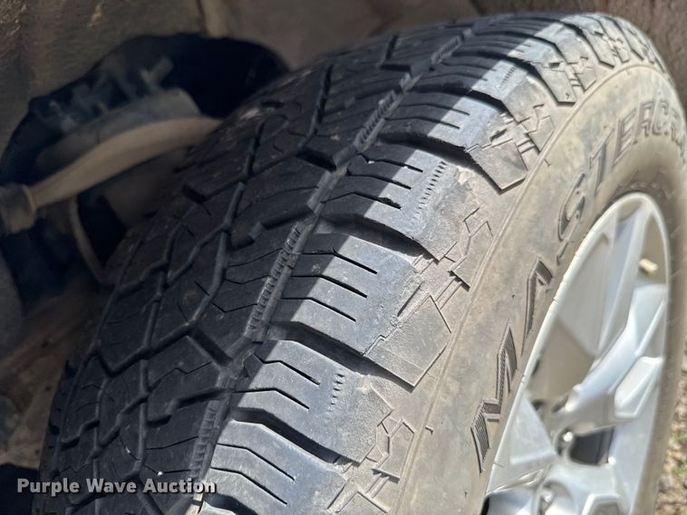 image for item DU9246 2021 Chevrolet Silverado 1500 Crew Cab pickup truck