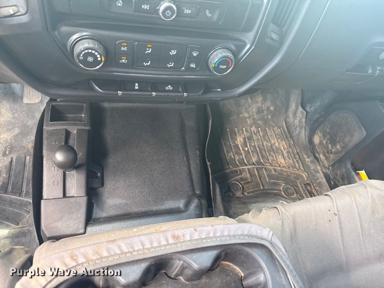 image for item DU9250 2017 Chevrolet Silverado 1500 Crew Cab pickup truck