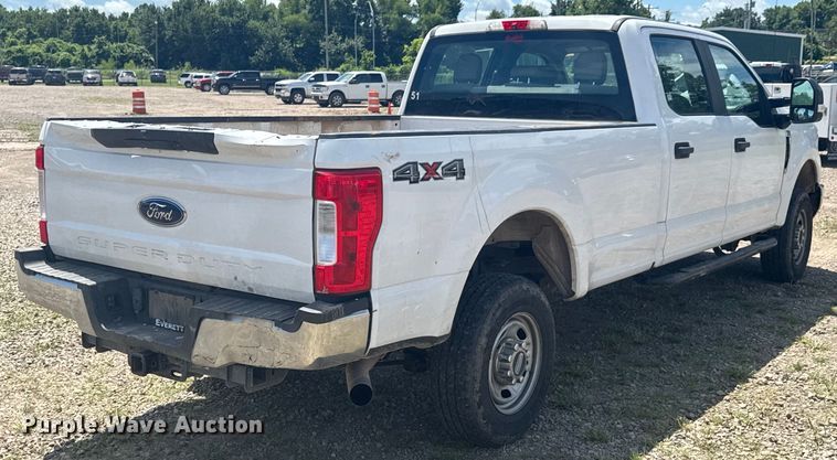 image for item DU9251 2019 Ford F250 Super Duty XL Crew Cab pickup truck