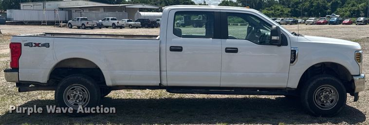 image for item DU9251 2019 Ford F250 Super Duty XL Crew Cab pickup truck