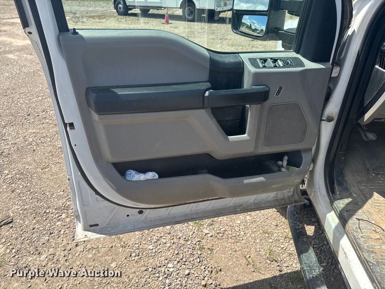 image for item DU9251 2019 Ford F250 Super Duty XL Crew Cab pickup truck