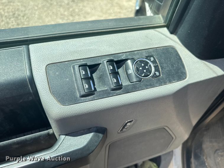 image for item DU9251 2019 Ford F250 Super Duty XL Crew Cab pickup truck