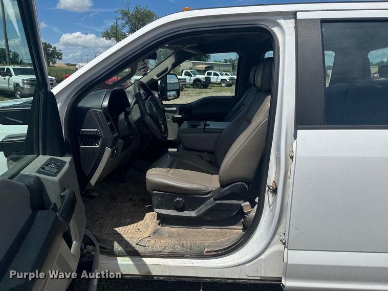 image for item DU9251 2019 Ford F250 Super Duty XL Crew Cab pickup truck