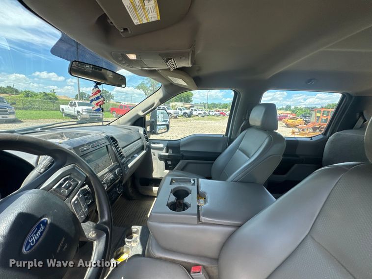 image for item DU9251 2019 Ford F250 Super Duty XL Crew Cab pickup truck