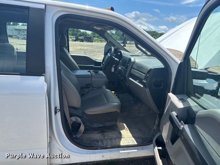 image for item DU9251 2019 Ford F250 Super Duty XL Crew Cab pickup truck