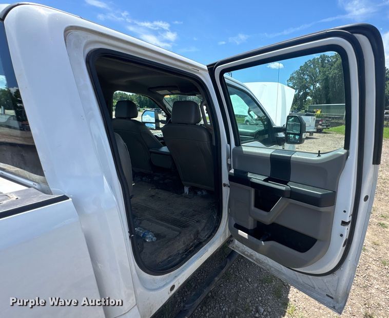 image for item DU9251 2019 Ford F250 Super Duty XL Crew Cab pickup truck