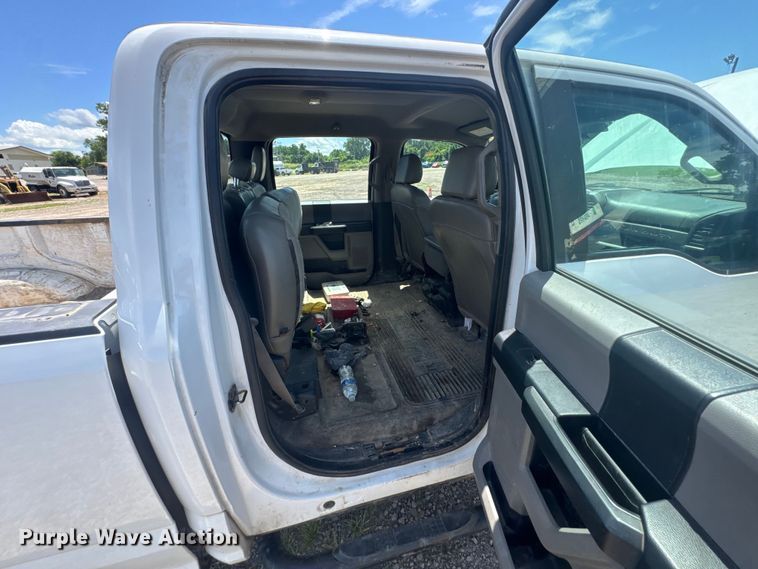 image for item DU9251 2019 Ford F250 Super Duty XL Crew Cab pickup truck