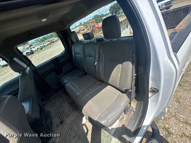 image for item DU9251 2019 Ford F250 Super Duty XL Crew Cab pickup truck