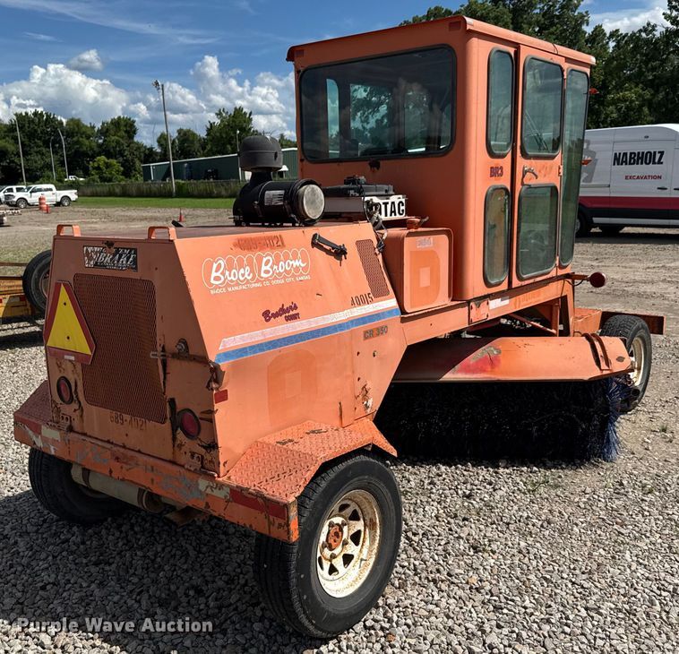 image for item DU9252 2001 Broce CR350 broom