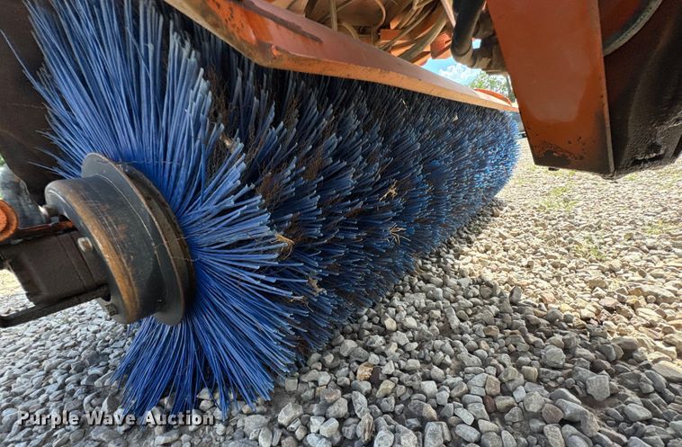 image for item DU9252 2001 Broce CR350 broom