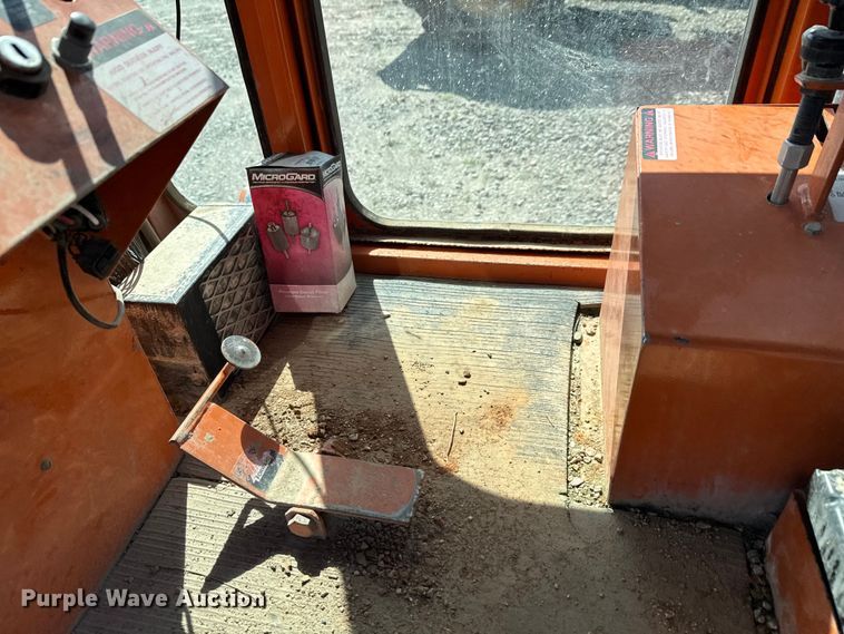 image for item DU9252 2001 Broce CR350 broom