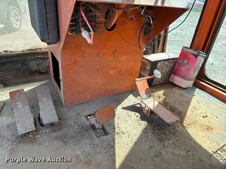 image for item DU9252 2001 Broce CR350 broom