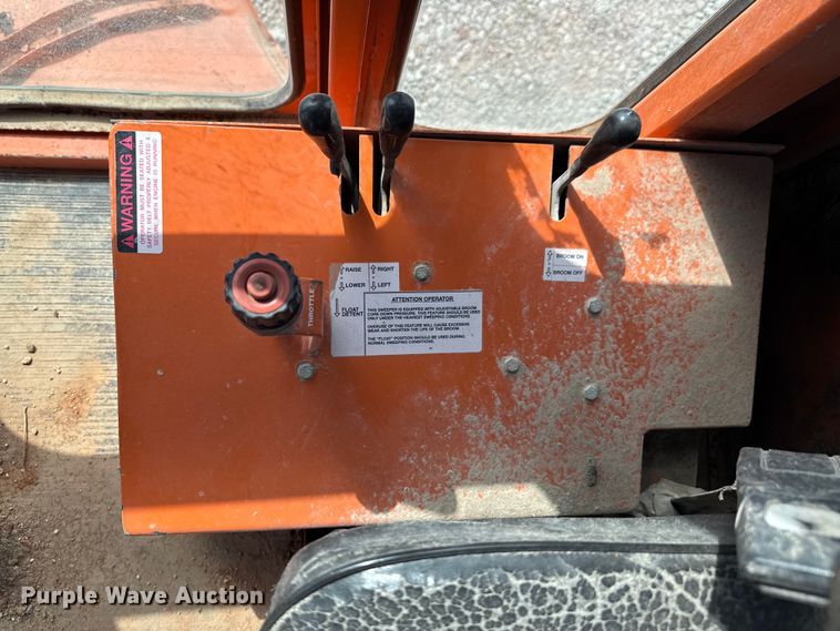 image for item DU9252 2001 Broce CR350 broom