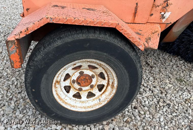 image for item DU9252 2001 Broce CR350 broom