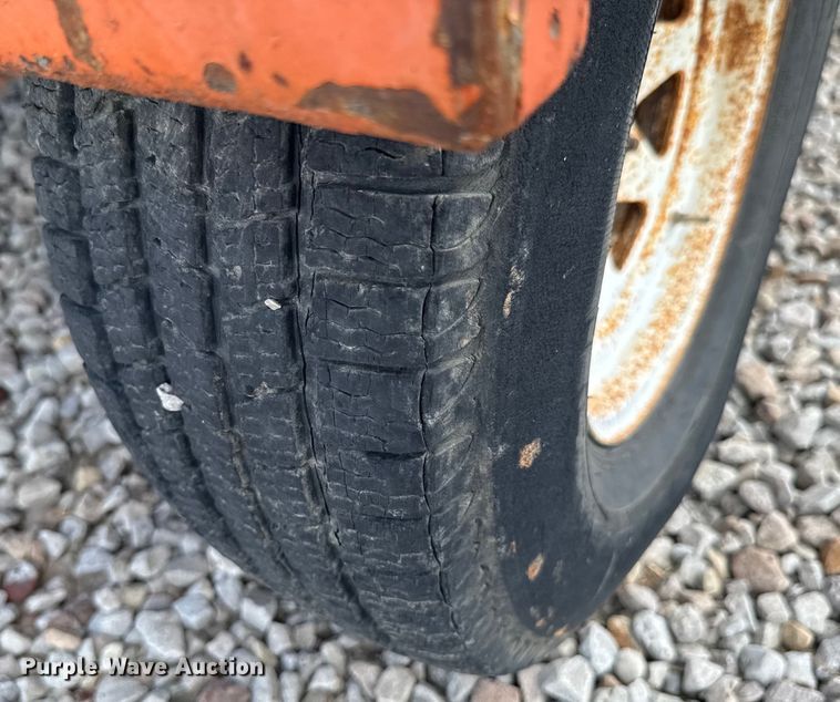 image for item DU9252 2001 Broce CR350 broom