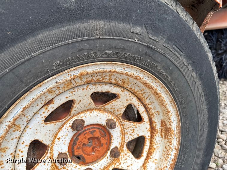 image for item DU9252 2001 Broce CR350 broom