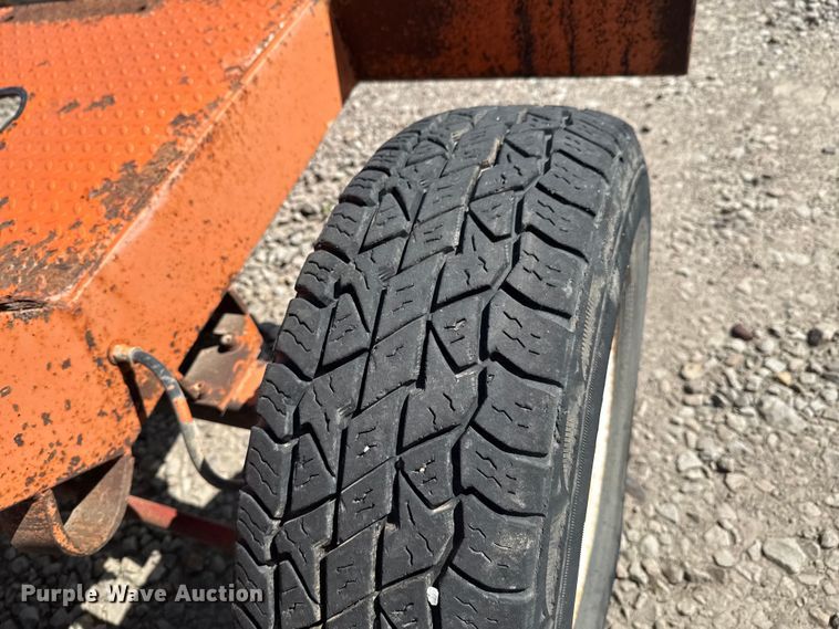 image for item DU9252 2001 Broce CR350 broom