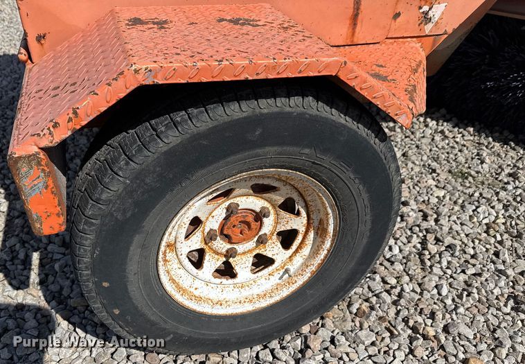 image for item DU9252 2001 Broce CR350 broom