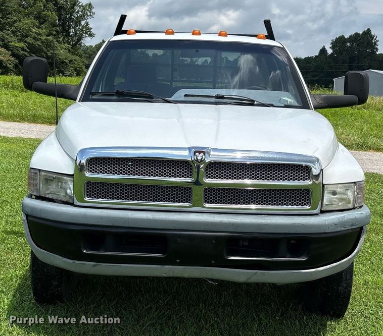 image for item DW7121 1995 Dodge Ram 3500 flatbed pickup truck