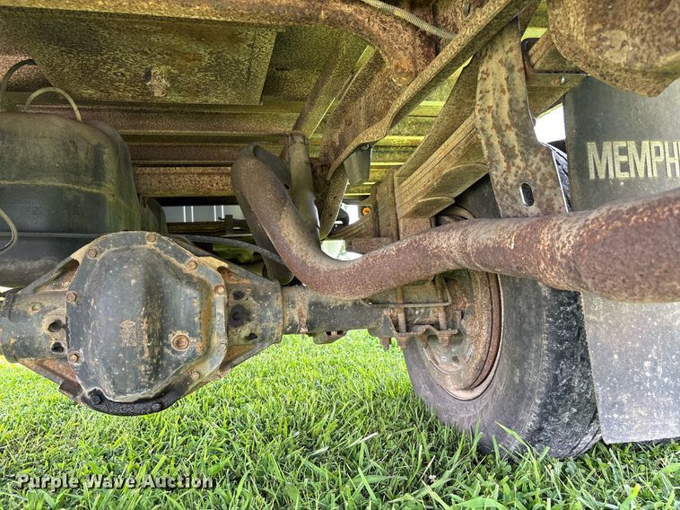 image for item DW7121 1995 Dodge Ram 3500 flatbed pickup truck