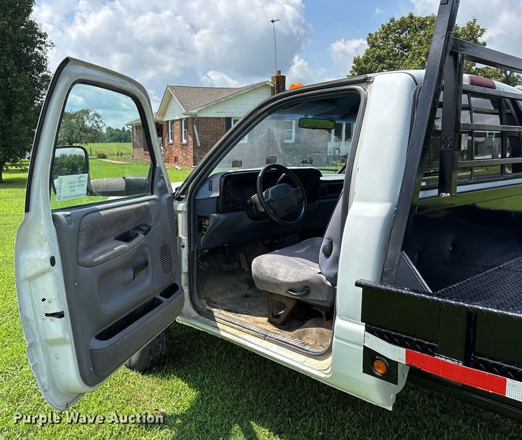 image for item DW7121 1995 Dodge Ram 3500 flatbed pickup truck