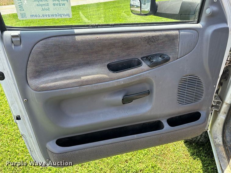 image for item DW7121 1995 Dodge Ram 3500 flatbed pickup truck