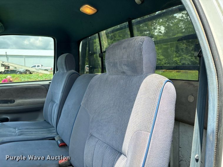 image for item DW7121 1995 Dodge Ram 3500 flatbed pickup truck