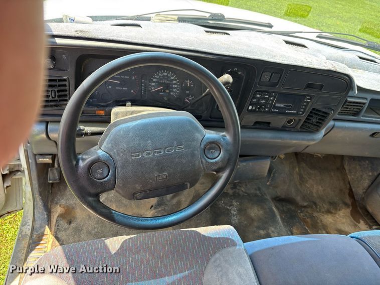 image for item DW7121 1995 Dodge Ram 3500 flatbed pickup truck