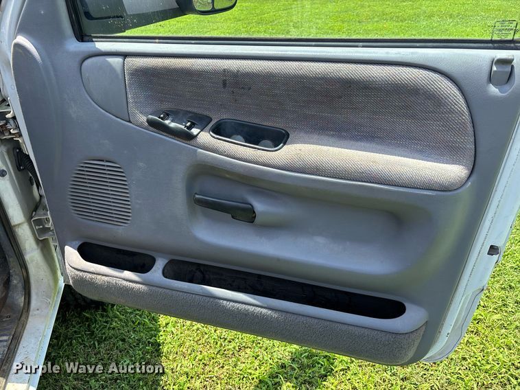 image for item DW7121 1995 Dodge Ram 3500 flatbed pickup truck