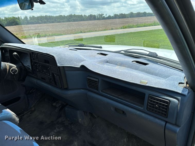 image for item DW7121 1995 Dodge Ram 3500 flatbed pickup truck