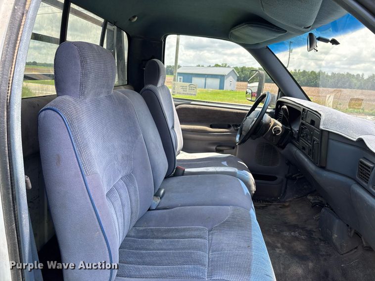 image for item DW7121 1995 Dodge Ram 3500 flatbed pickup truck