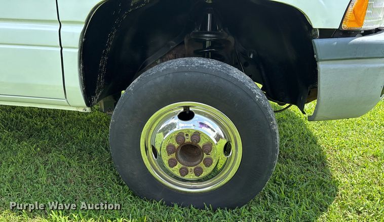 image for item DW7121 1995 Dodge Ram 3500 flatbed pickup truck