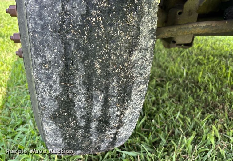 image for item DW7121 1995 Dodge Ram 3500 flatbed pickup truck