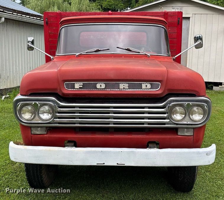 image for item DW7124 1959 Ford F600 Custom Cab grain truck
