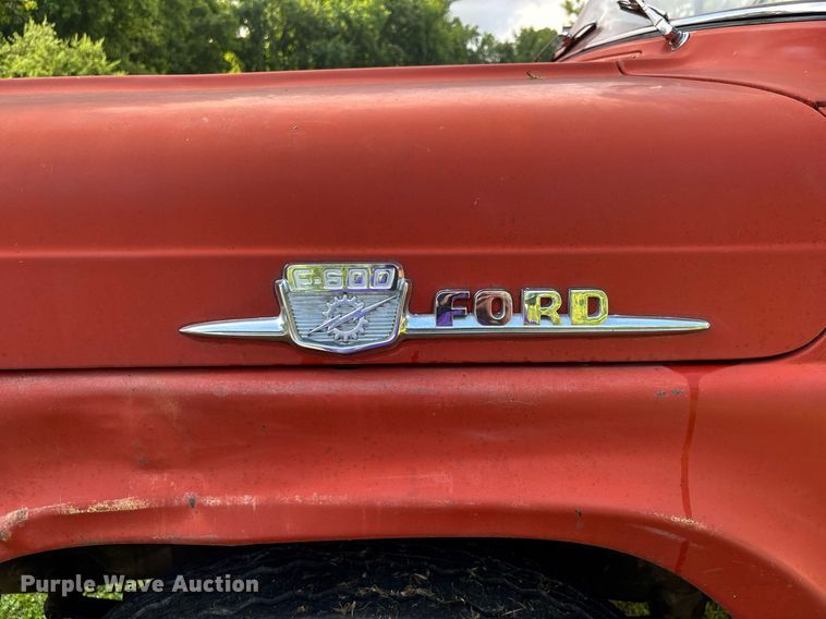 image for item DW7124 1959 Ford F600 Custom Cab grain truck
