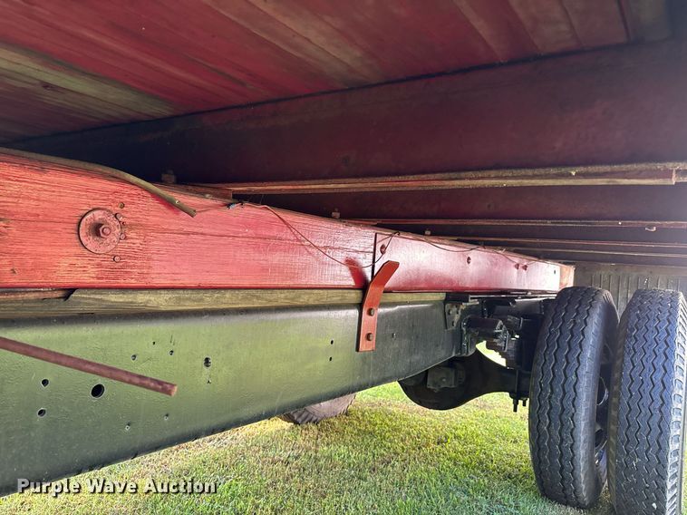 image for item DW7124 1959 Ford F600 Custom Cab grain truck