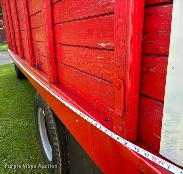 image for item DW7124 1959 Ford F600 Custom Cab grain truck