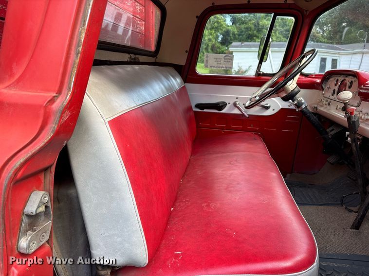 image for item DW7124 1959 Ford F600 Custom Cab grain truck
